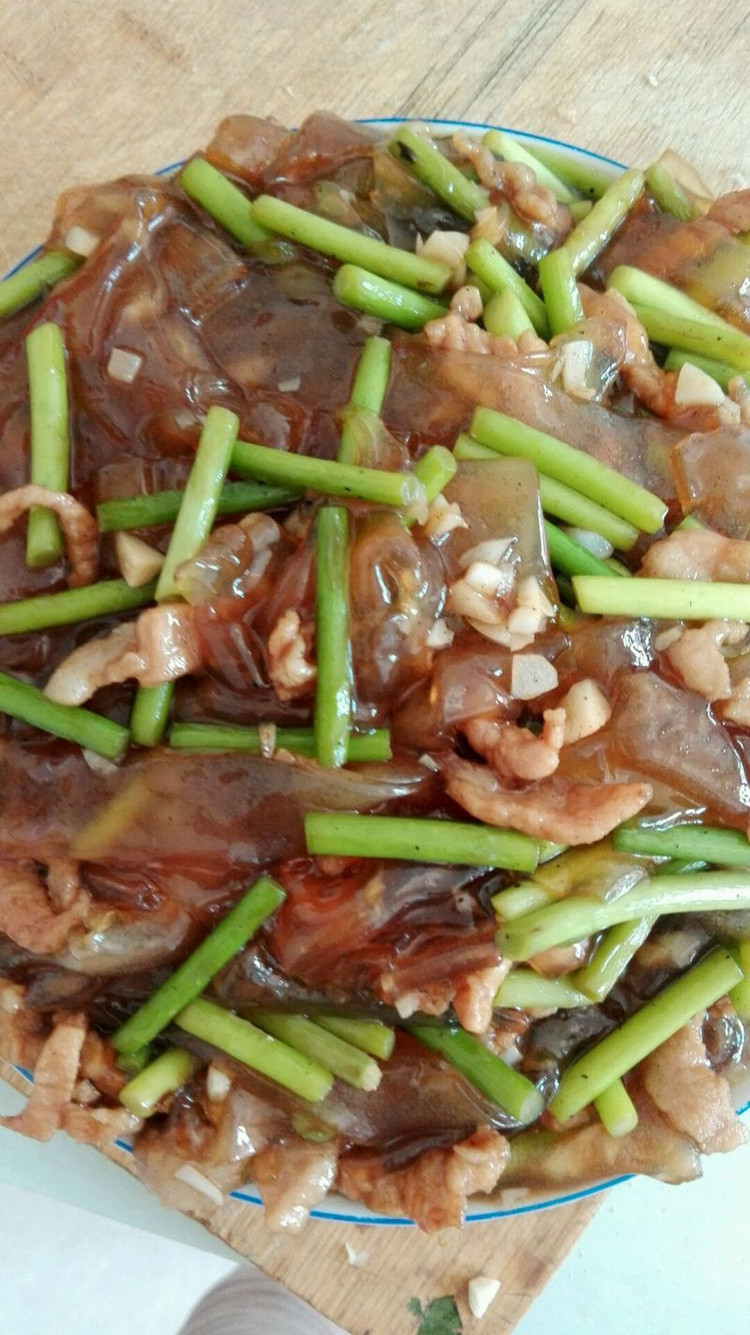 肉丝拉皮的做法