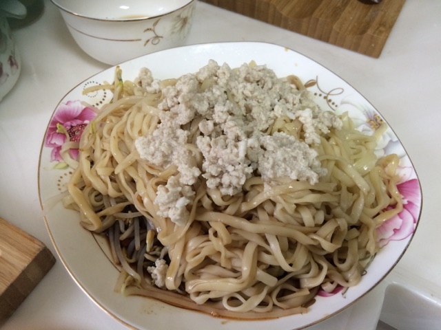 蒜香鸡蛋拌面的做法图解7