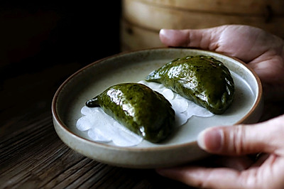 春的味道，客家风味眉豆青团、艾角