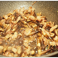 鸡枞菌炒猪肉，如何炒才能更美味的做法图解7