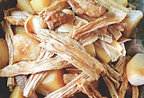 土豆支竹焖猪肉的做法