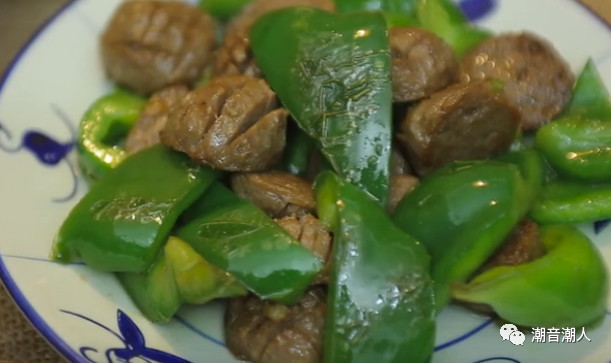 百吃不厌的家常菜:青椒炒牛肉丸的做法