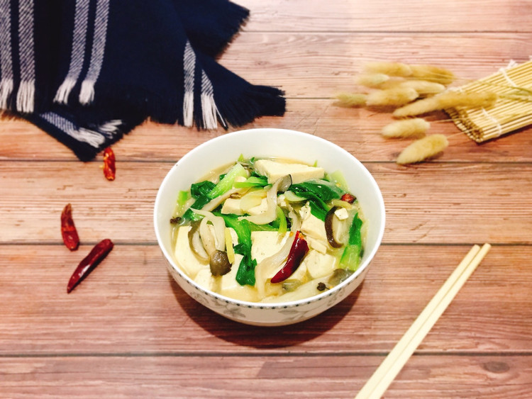 荤香菌菇油菜炖豆腐的做法