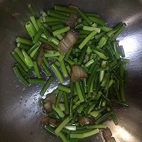 蒜苔炒腊肉的做法图解4