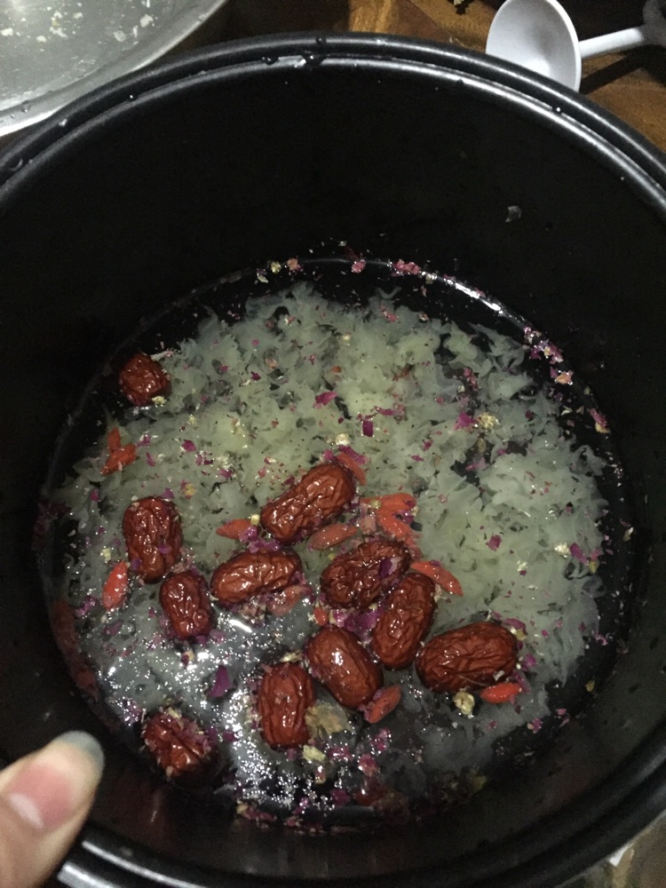 玫瑰糯耳红枣羹的做法图解5