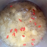 奶香炼乳山药红枣枸杞银耳汤的做法图解4