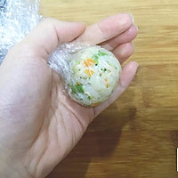 三文鱼鸡蛋蔬菜饭团★懒妈救星的做法图解11