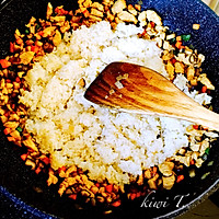 香菇鸡肉炒饭的做法图解9