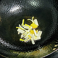 【孕妇食谱】五花肉烧淮山药，口感软糯营养翻倍，而且补脾益肾～的做法图解2