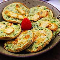 #《风味人间》美食复刻大挑战#鳕鱼韭菜鸡蛋饼的做法图解16