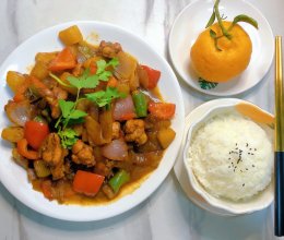 我能吃三大碗米饭的土豆炖鸡块的做法
