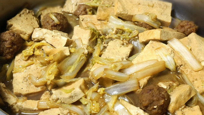 白菜豆腐焖丸子的做法