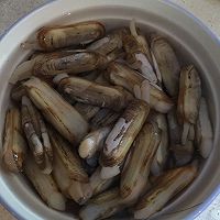 蒜蓉粉丝蒸蛏子的做法图解1