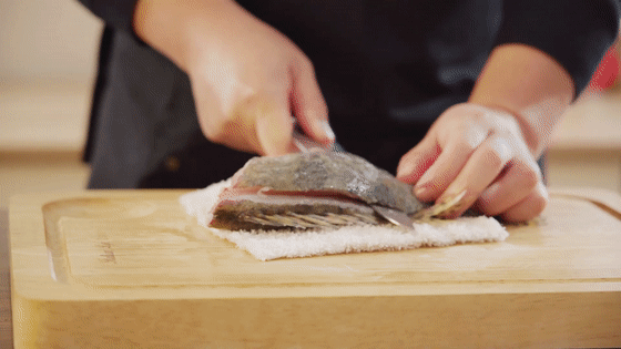 松鼠鳜鱼【孔老师教做菜】的做法图解2