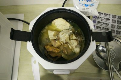 草鱼鲜肝豆腐汤