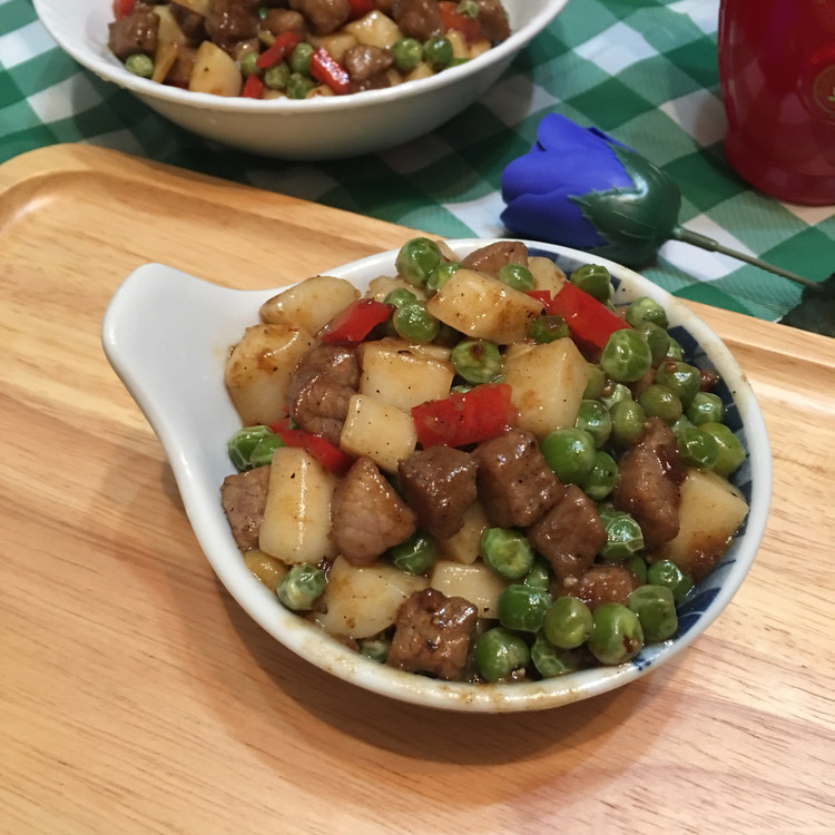 黑椒年糕牛肉粒的做法