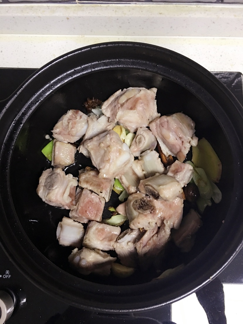 排骨炖豆角的做法图解5