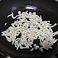 #巨下饭的家常菜#   爽脆鲜嫩下饭的肉丝炒芹菜胡萝卜的做法图解4