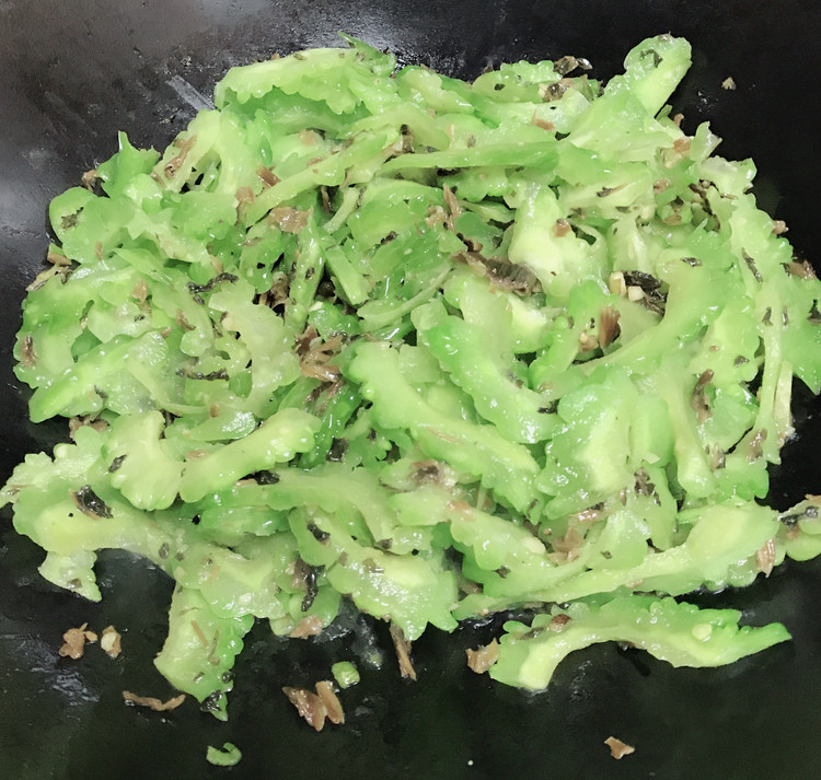 梅干菜炒苦瓜的做法