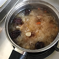 桃胶银耳枸杞百合甜汤的做法图解5