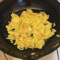私房洋葱鸡蛋炒腊肠的做法图解6