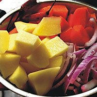 土豆番茄牛腩汤 的做法图解3