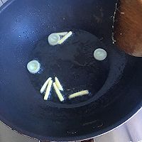 香菇虾仁蛋炒饭的做法图解3