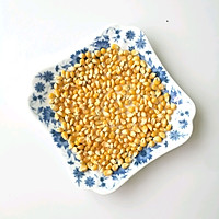 用一口砂锅，制作原味与抹茶二种味道的爆米花的做法图解1