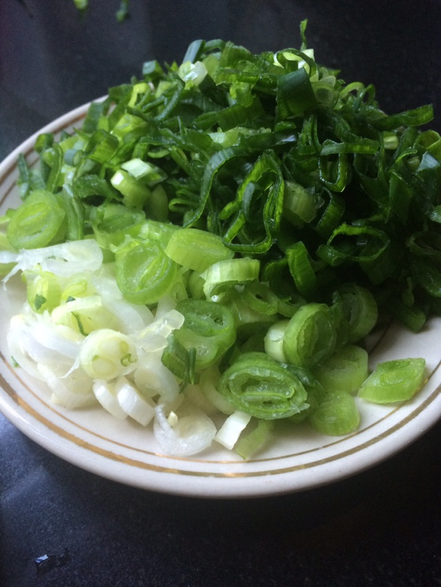 韭菜猪肉水饺的做法图解2