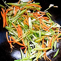 尖椒炒肉丝的做法图解6