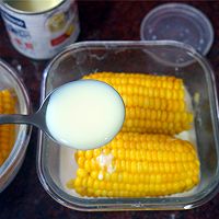 豆果独家：食尚争霸 格兰仕微波炉试用之【奶香玉米棒】的做法图解6