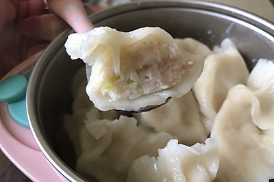 宝宝辅食：芹菜虾仁里脊肉水饺