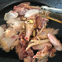 一鸡两吃之小鸡炖蘑菇加松茸鸡汤的做法图解5