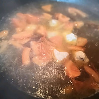牛肉金针菇鱼丸汤的做法图解2