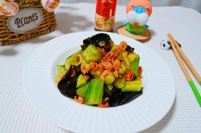 清口菜～黄瓜木耳拌海米