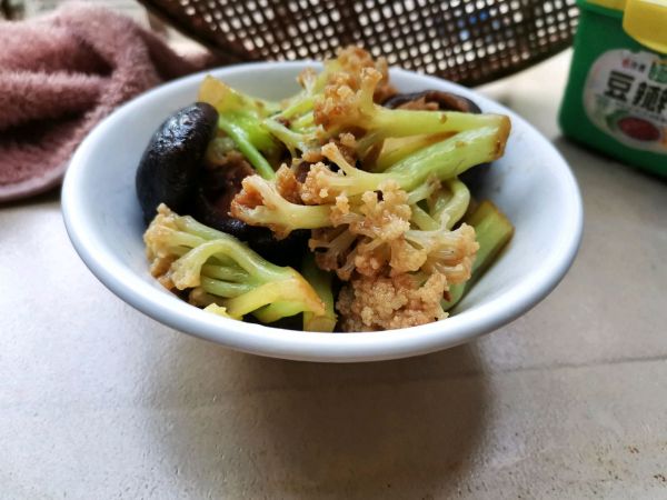 酱炒香菇花菜
