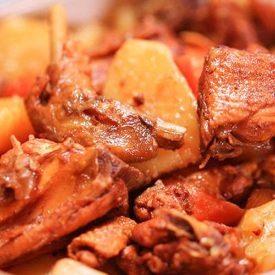 土豆胡萝卜炖鸡－迷迭香