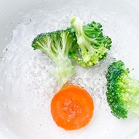 1岁+蔬菜馒头丁  | 大宝宝也可以吃的做法图解2