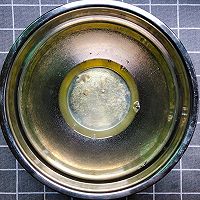 春日甜品#草莓抱抱卷的做法图解5