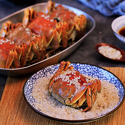  螃蟹花样做法：盐烤、清蒸、姜葱炒