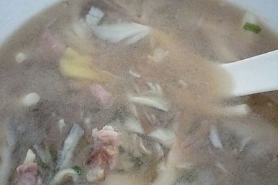 老姜肉片汤（加蘑菇或木耳版）