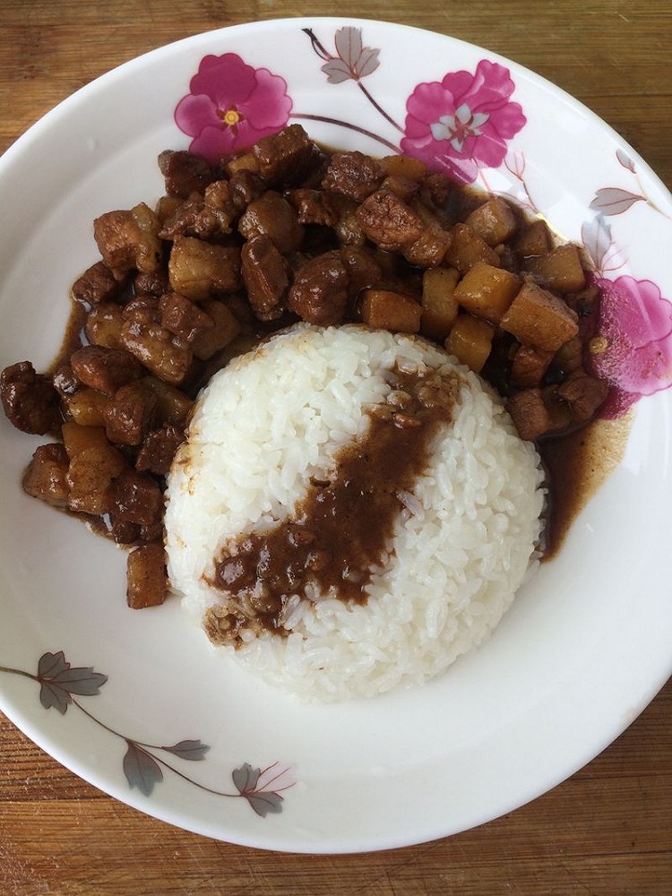 土豆卤肉饭的做法