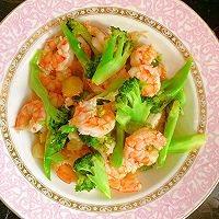 营养减脂西蓝花炒虾仁的做法图解4