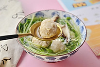 #精品菜谱挑战赛#豌豆苗菌菇丸子汤的做法