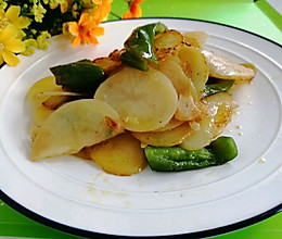 #合理膳食 营养健康进家庭#青椒土豆片的做法