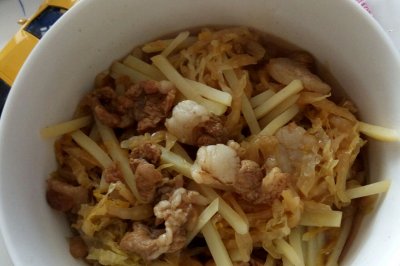猪肉炖酸菜