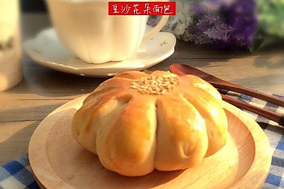 之豆沙花朵面包