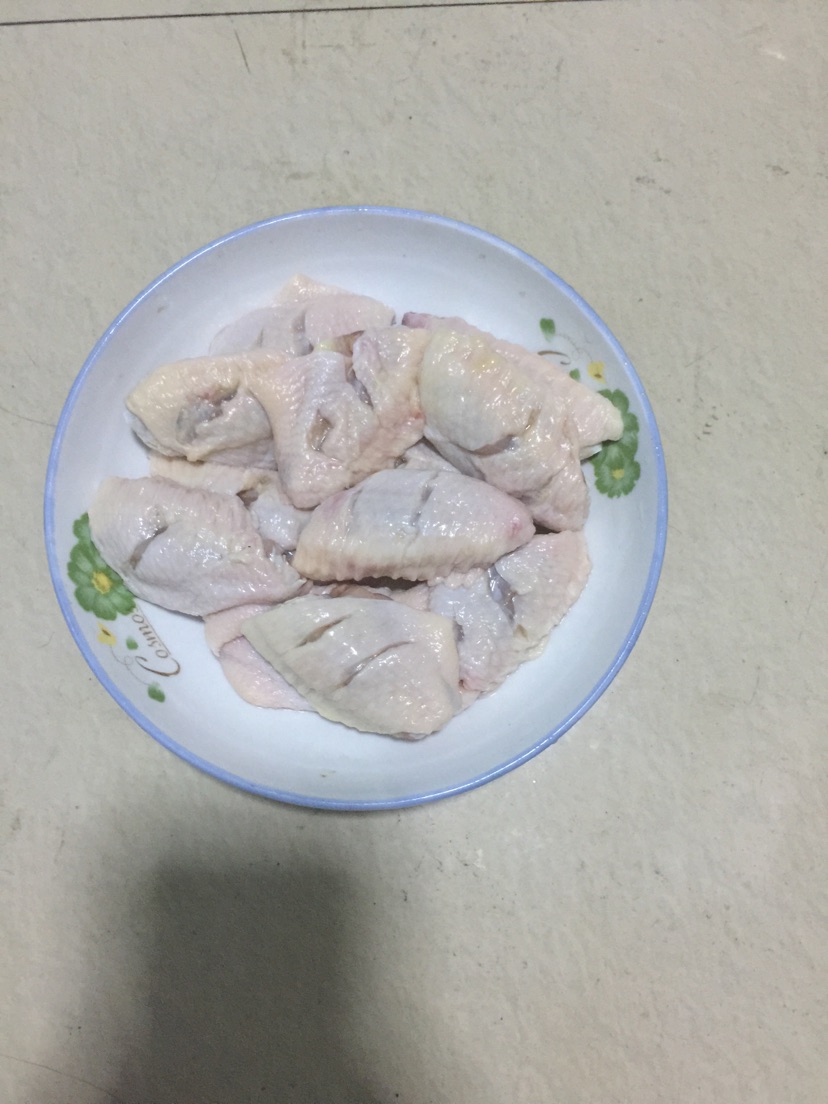 红烧鸡翅的做法图解1