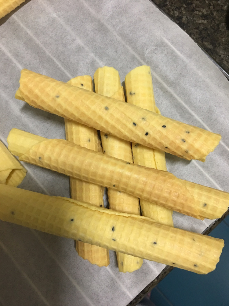 芝麻鸡蛋卷的做法