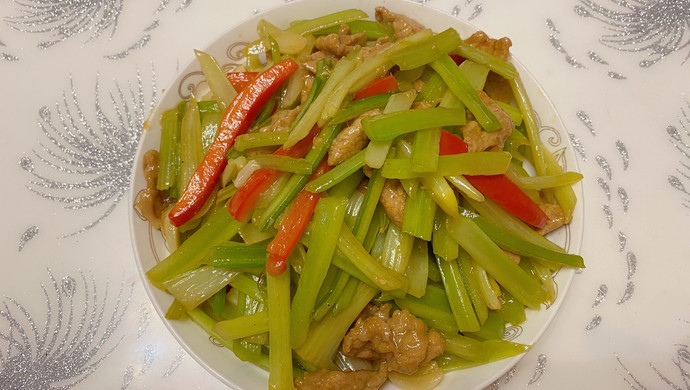 芹菜炒肉